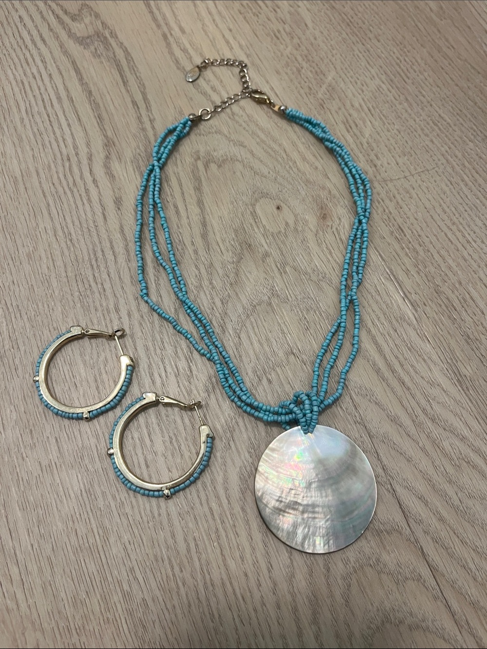 Cookie Lee turquoise Beaded Necklace with mother of pearl Pendant &Hoop Earrings